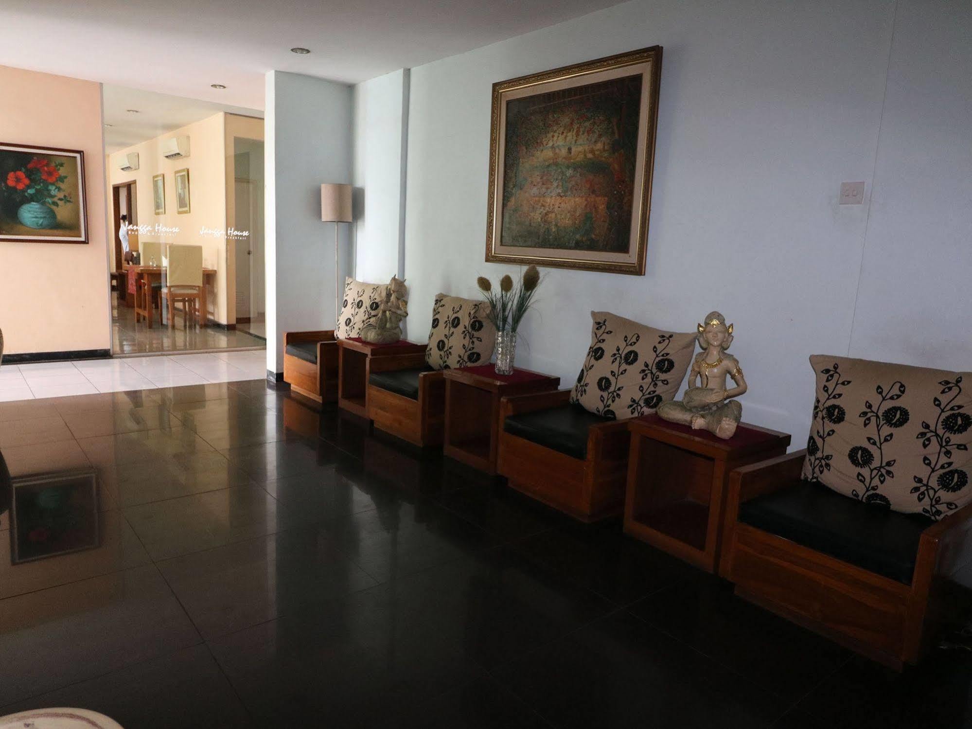 Nida Rooms Istana Medan Baru Eksteriør billede
